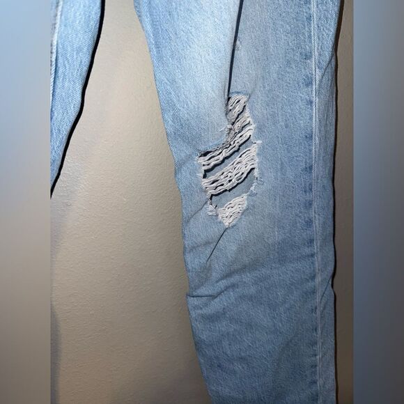 Aeropostale Light wash High rise Distressed Mom Jeans size 4 #719 - Picture 2 of 12